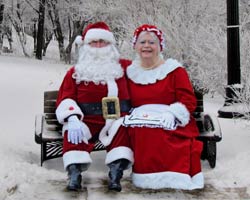santa claus and mrs claus picture