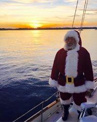 santa claus on sailboat picture